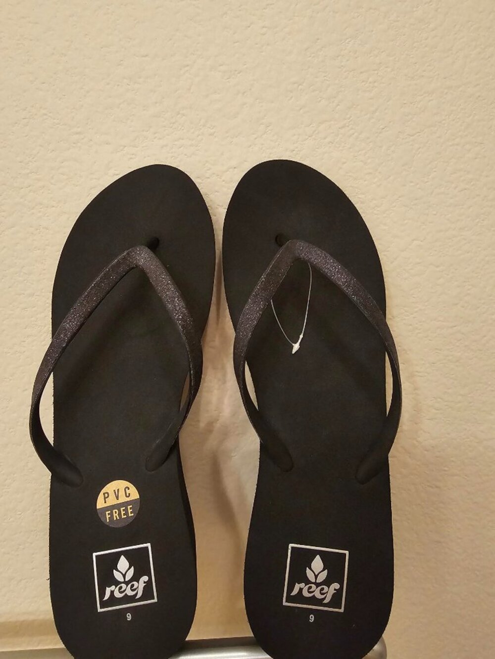 NWOT Reef Size 9 Black Wedge Flip Flops w / Sparkly Straps